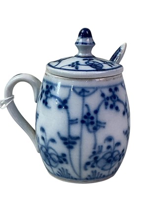 Lot 43 - GERMAN TETTAU PORCELAIN MUSTARD POT