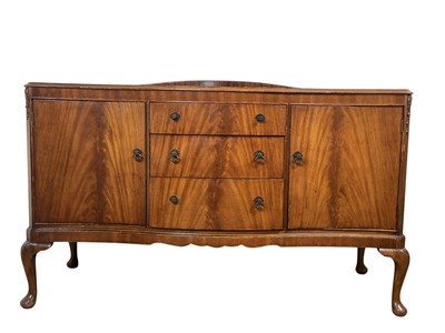 Lot 92 - MAHOGANY SERPENTINE-FRONTED SIDEBOARD