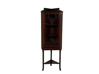 Lot 112 - MAHOGANY CORNER CABINET