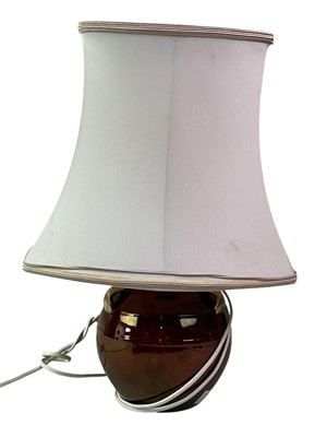Lot 117 - CARLTON WARE ROUGE ROYALE TABLE LAMP
