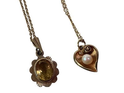 Lot 171 - CITRINE AND GOLD PENDANT ON CHAIN