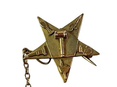 Lot 173 - GOLD ORDER OF THE EASTERN STAR BROOCH