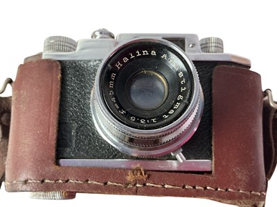 Lot 128 - VINTAGE HALINA CAMERA