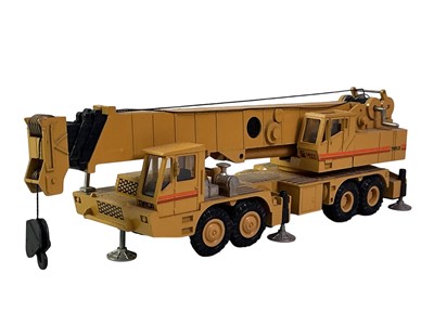 Lot 187 - NZO DIECAST MODEL CRANE