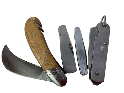 Lot 191 - MILITARY ISSUE POCKET KNIFE