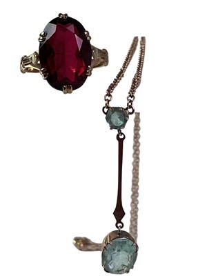 Lot 327 - GOLD PENDANT