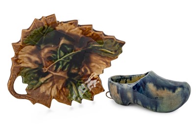 Lot 1772 - DUNMORE POTTERY LEAF SHAPED PICKLE DISH