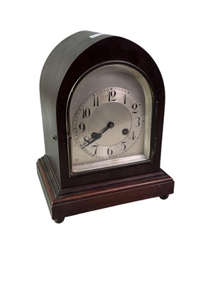 Lot 369 - EDWARDIAN MAHOGANY MANTEL CLOCK