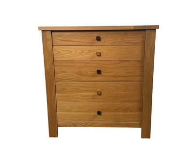 Lot 544 - MODERN LIGHT OAK CHEST OF DRAWERS