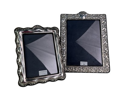 Lot 308 - ELIZABETH II SILVER MOUNTED EASEL PICTURE FRAME