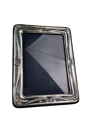 Lot 312 - ELIZABETH II SILVER MOUNTED EASEL PICTURE FRAME