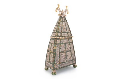 Lot 1781 - LORNA FRASER (SCOTTISH b. 1961), PORCELAIN LIDDED VASE/SCULPTURE