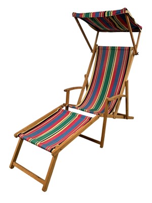 Lot 485 - VINTAGE FOLDING WOOD DECKCHAIR