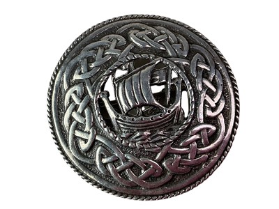 Lot 607 - IONA SILVER BROOCH