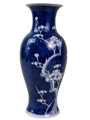 Lot 624 - CHINESE BLUE AND WHITE PORCELAIN VASE