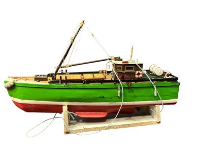 Lot 620 - MODEL BOAT