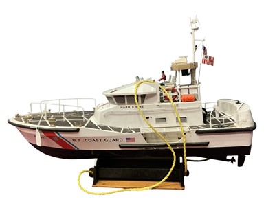 Lot 631 - MODEL BOAT