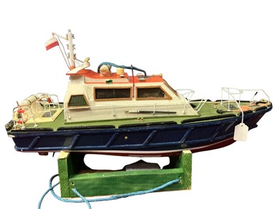 Lot 632 - MODEL BOAT